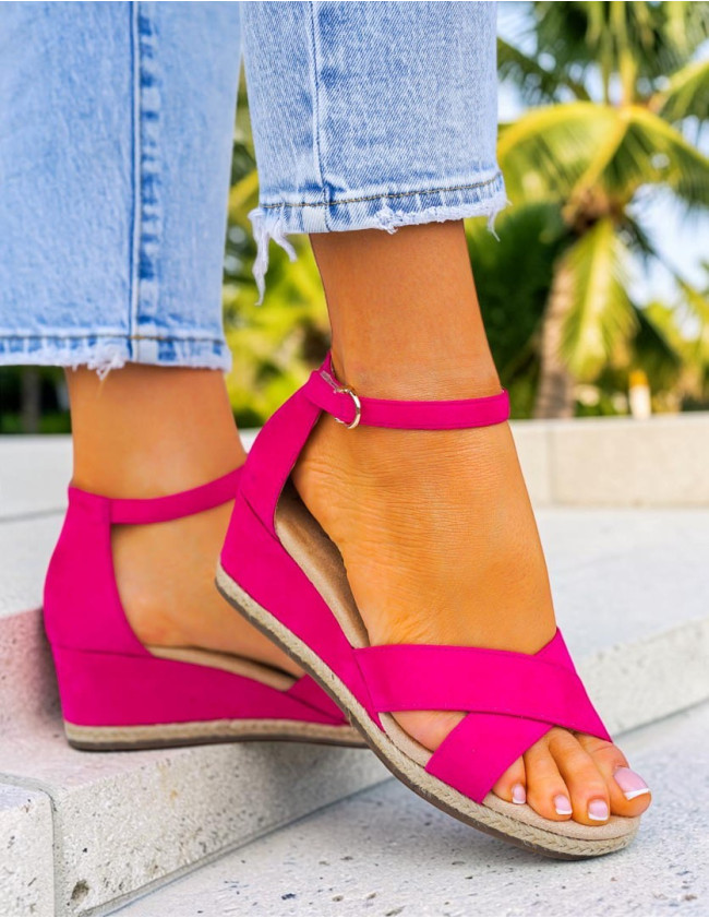 Lekkie Sandały Na Niskiej Koturnie Louisa Różowe Lekkie Sandały Na Niskiej Koturnie Louisa Różowe