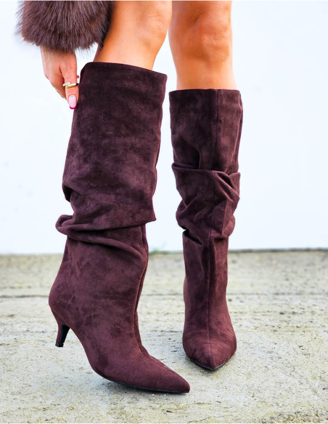 Czekoladowe Kozaki Na Niskiej Szpilce z Marszczoną Cholewką Czekoladowe Kozaki Na Niskiej Szpilce z Marszczoną Cholewką