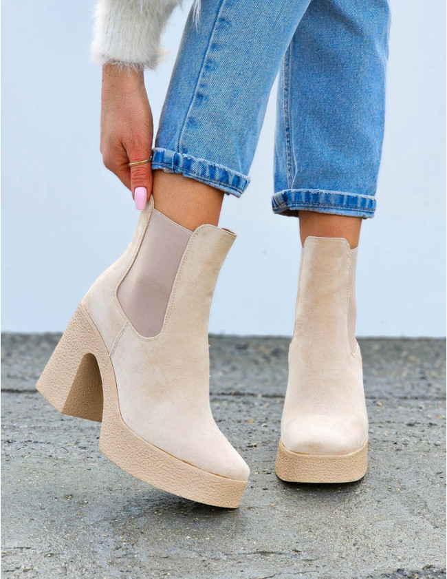 Beżowe Botki Blogerki Ocieplane Na Słupku Beżowe Botki Blogerki Ocieplane Na Słupku