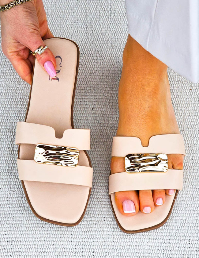 Eleganckie Beżowe Klapki Damskie Z Ozdobą Malavi Eleganckie Beżowe Klapki Damskie Z Ozdobą Malavi