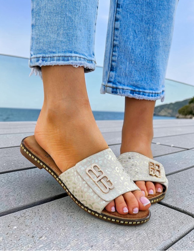 Eleganckie Złote Klapki Damskie Ze Złotą Klamerką She Eleganckie Złote Klapki Damskie Ze Złotą Klamerką She