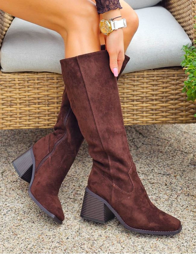 Czekoladowe Zamszowe Kozaki Na Klocku Pretty Czekoladowe Zamszowe Kozaki Na Klocku Pretty