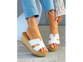 Białe Klapki Na Koturnie w Stylu Boho