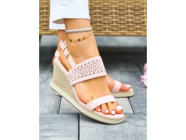 Ażurowe Sandały Na Koturnie Ideal Shoes Różowe Pudrowe